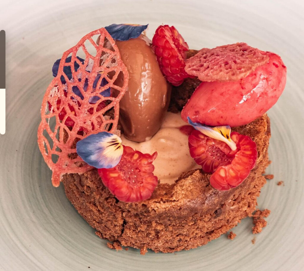 Rafael Private Chef: specialized in high-end gastronomy, bringing exquisite flavors to your table with elegance.