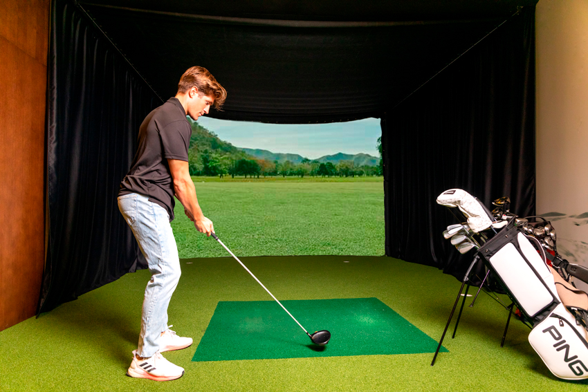Golf simulator at Pure Salt Port Adriano.