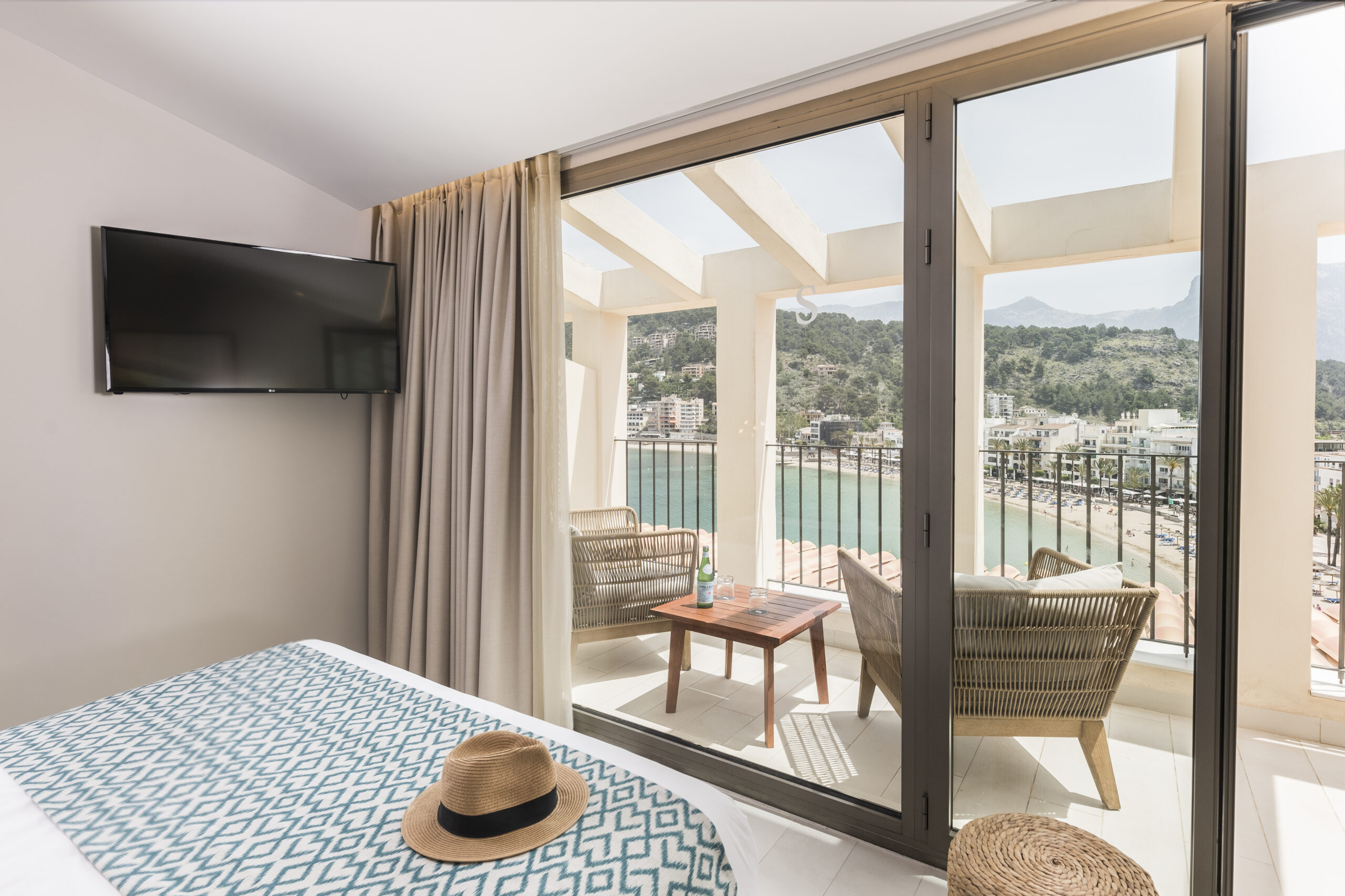 - Enjoy breathtaking sea views from Pure Salt Port de Sóller, a luxury hotel designed for relaxation and comfort in the heart of Mallorca.