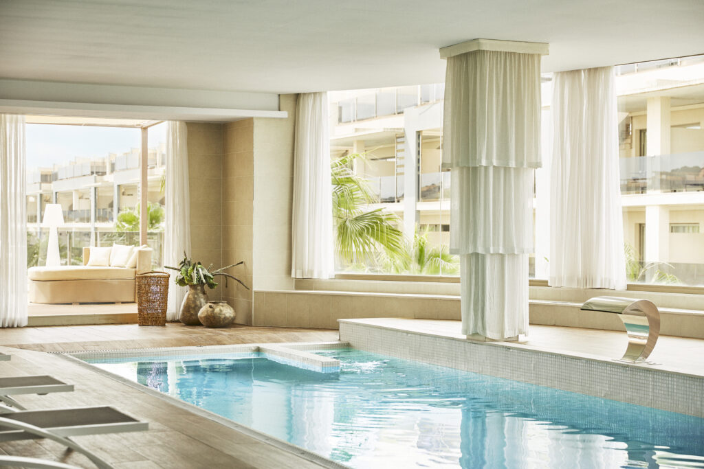 Indoor heated pool at the Zafiro Palace Alcudia spa