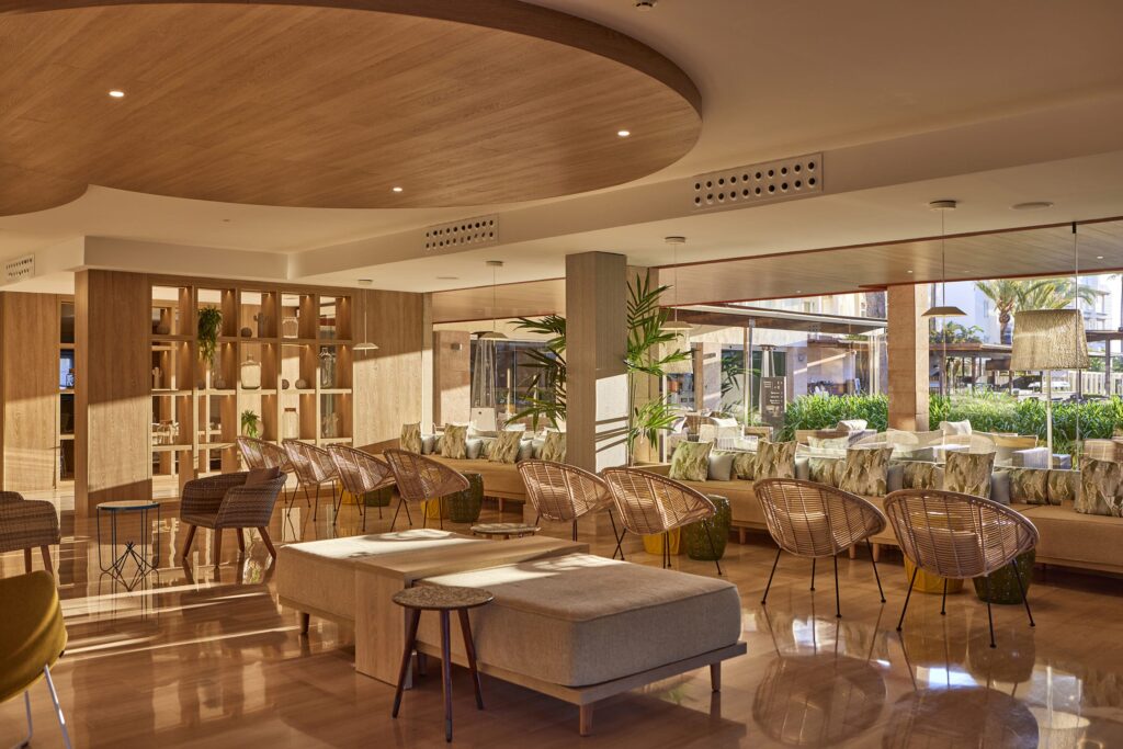 Zafiro Bahia Bar Lobby.