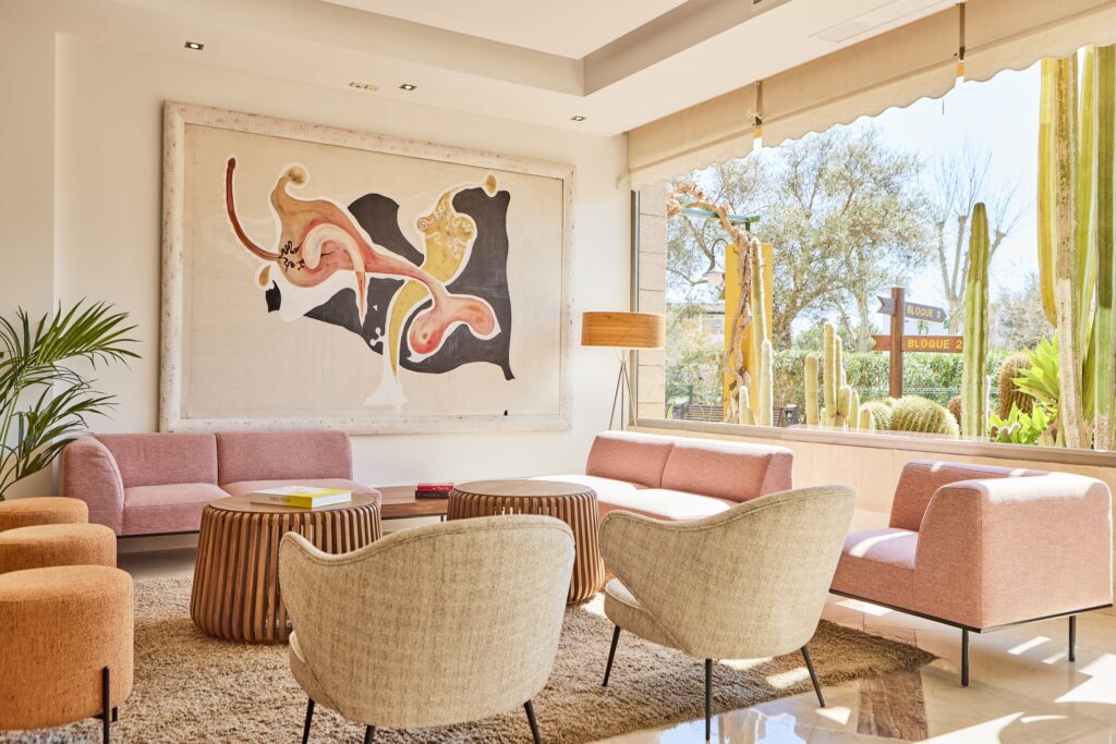 Cozy and stylish lobby area at Zafiro Tropic Hotel.