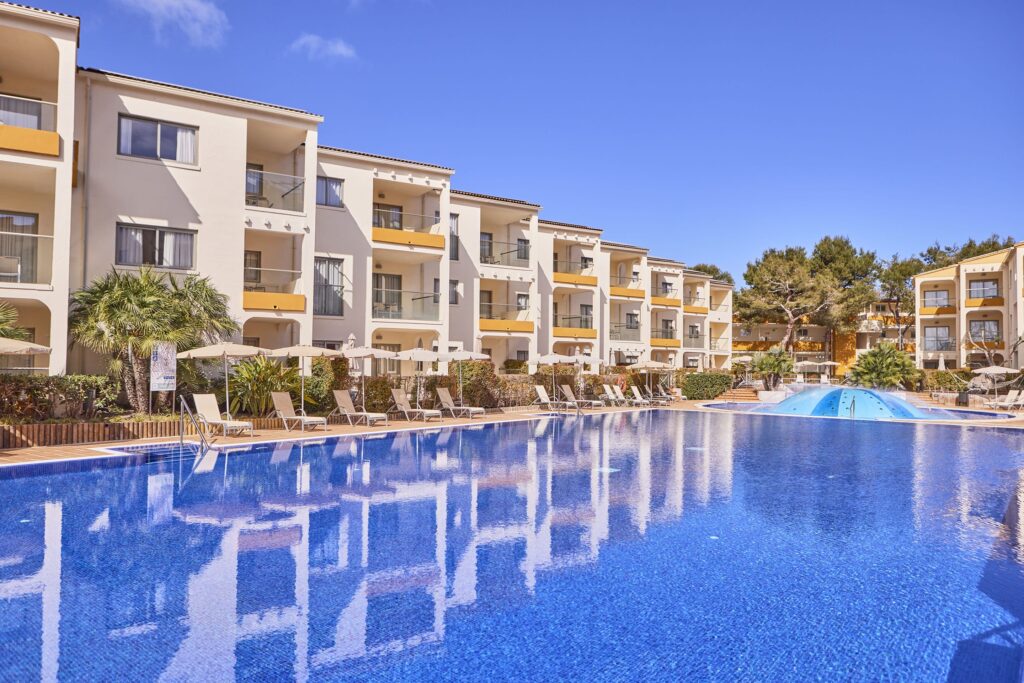 Main Pool at Zafiro Tropic Hotel.